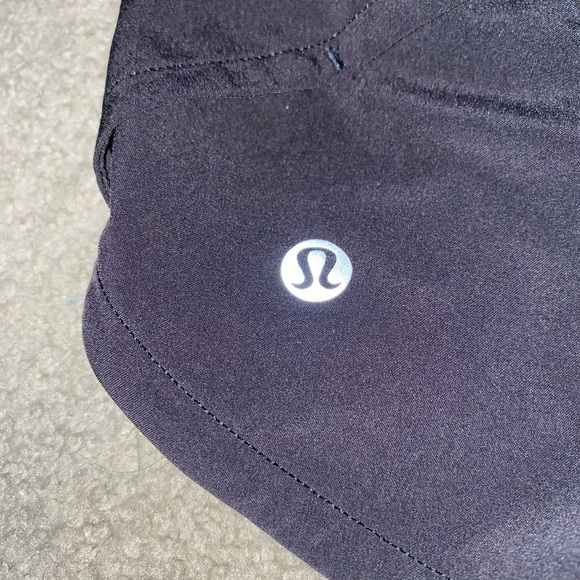 Lululemon Speed Up 2.5 shorts - Picture 5 of 7